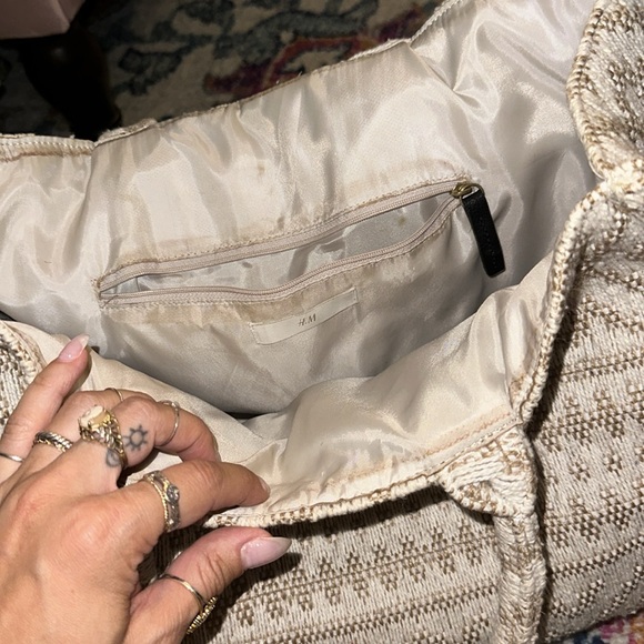 H & M // tan and cream hobo tote - Picture 2 of 4